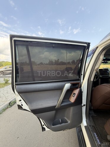 Toyota Land Cruiser Prado-11