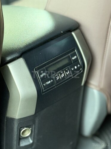Toyota Land Cruiser Prado-19