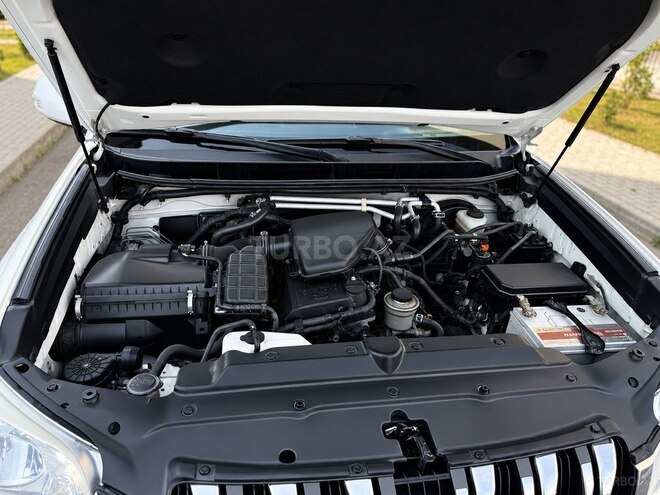 Toyota Land Cruiser Prado-21