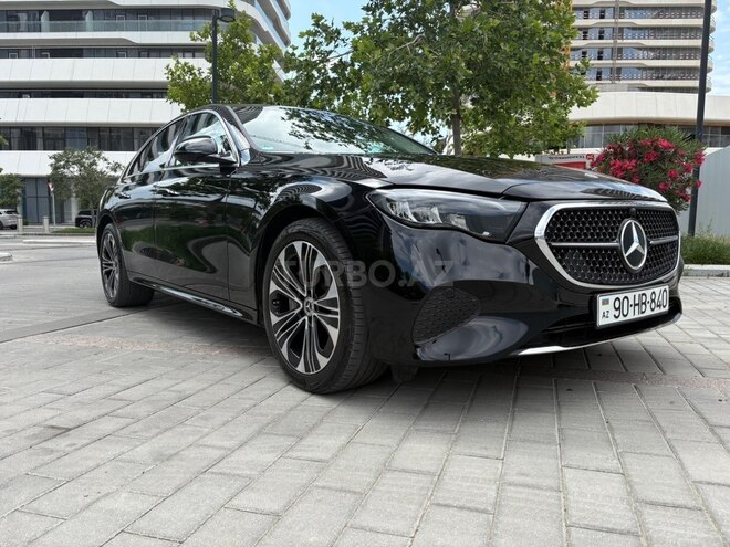 Mercedes E 300 e-7