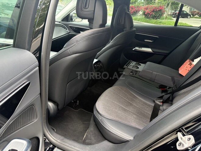 Mercedes E 300 e-9
