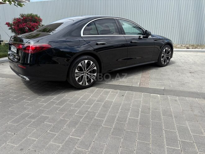 Mercedes E 300 e-5