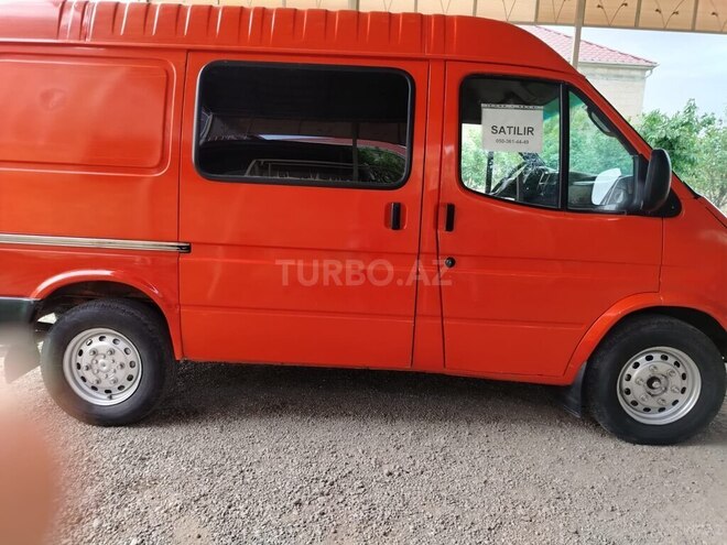 Ford Transit-2