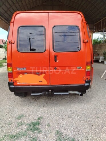 Ford Transit-8