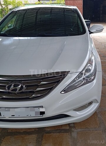 Hyundai Sonata-2