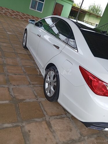 Hyundai Sonata-13