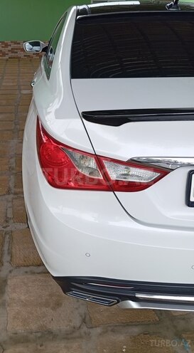Hyundai Sonata-5