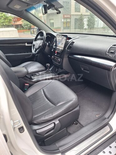Kia Sorento-11