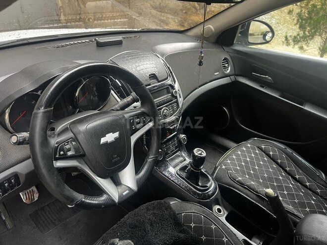 Chevrolet Cruze-10