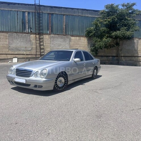 Mercedes E 320-2