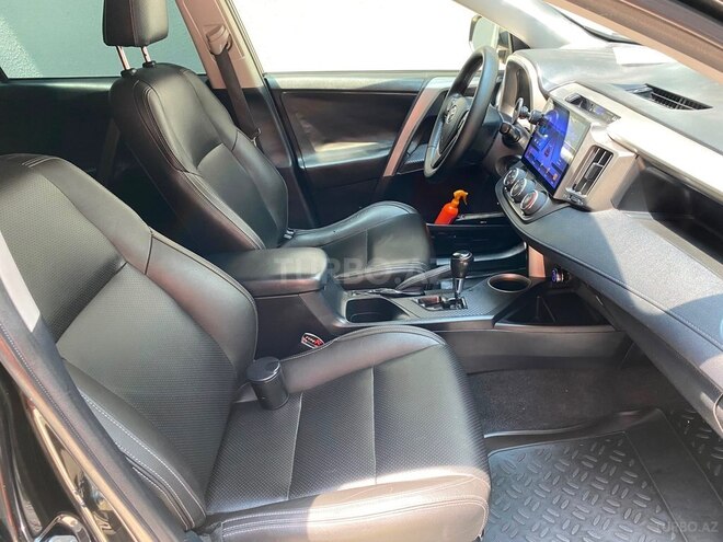 Toyota RAV4-6