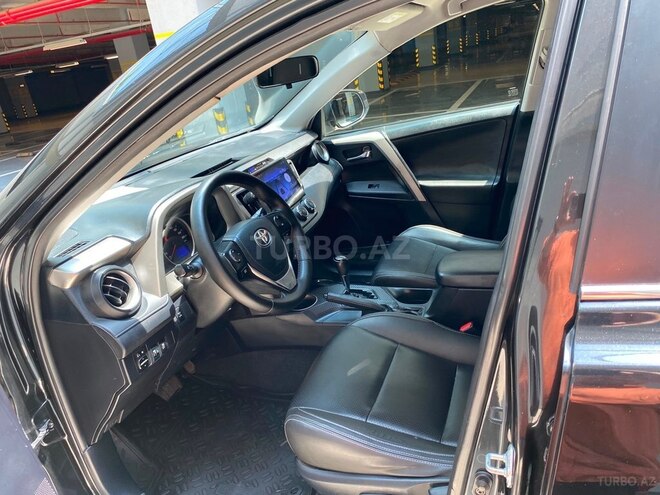 Toyota RAV4-4