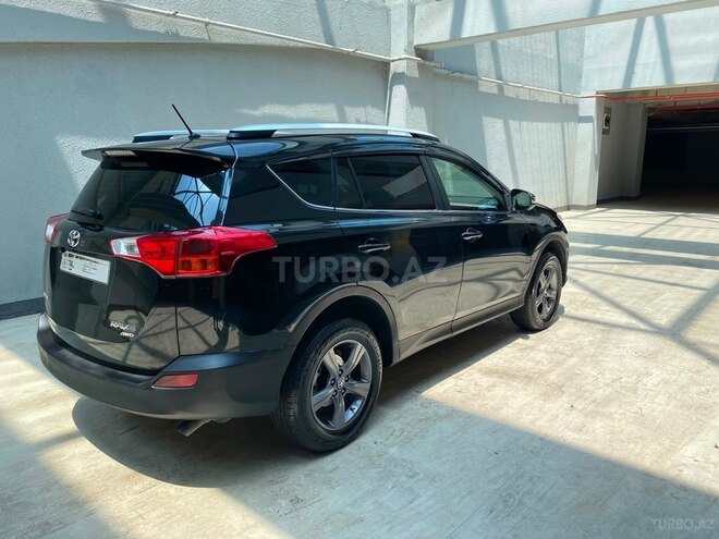 Toyota RAV4-8