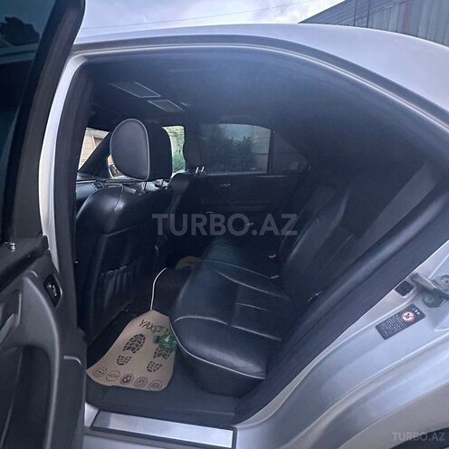 Mercedes E 320-9