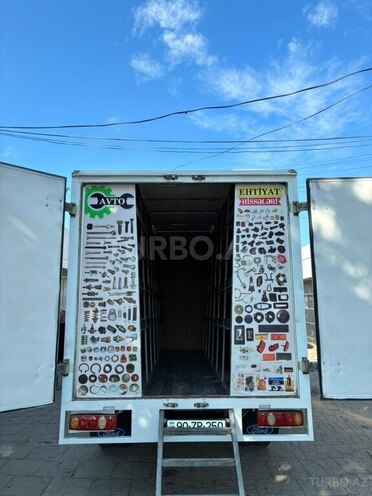 Ford Transit-9