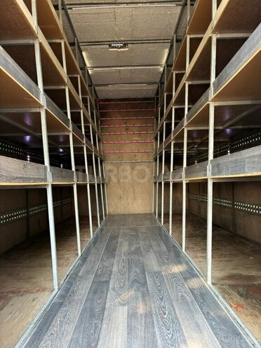 Ford Transit-16