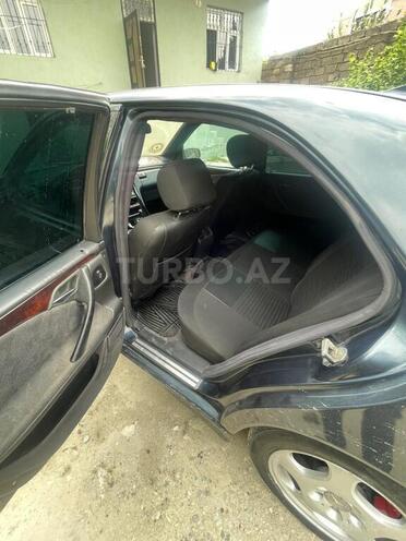 Mercedes E 290-4