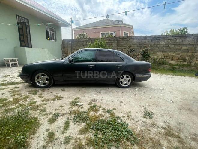 Mercedes E 290-2