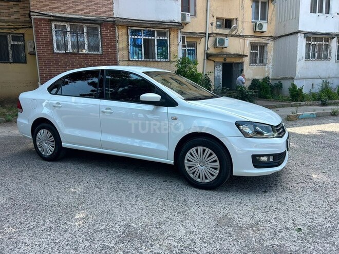 Volkswagen Polo-3