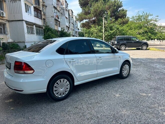 Volkswagen Polo-6