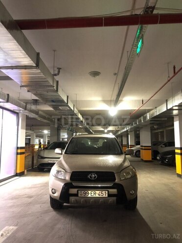 Toyota RAV4-1