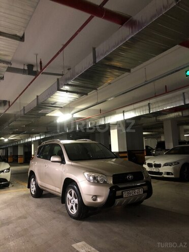Toyota RAV4-2