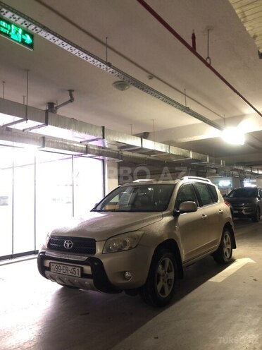 Toyota RAV4-3