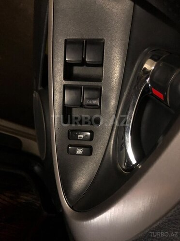 Toyota RAV4-11