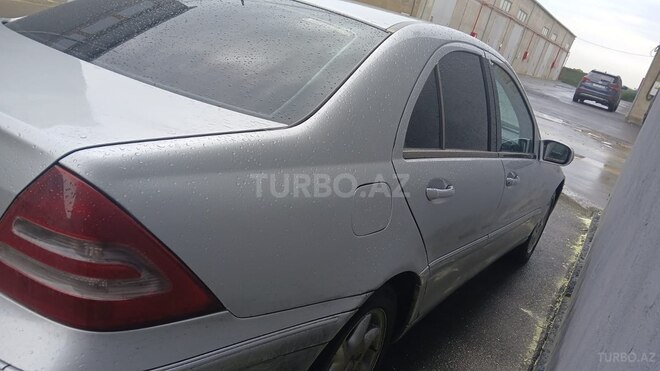 Mercedes C 240 4MATIC-3