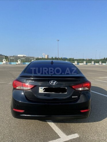 Hyundai Elantra-5