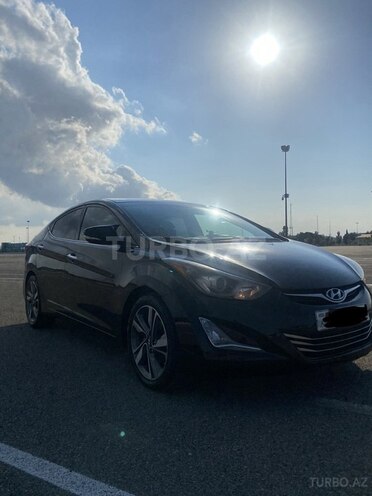 Hyundai Elantra-3