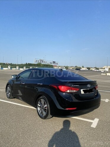 Hyundai Elantra-6