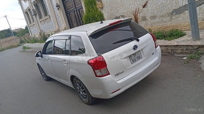 Toyota Corolla Fielder-5
