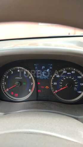 Hyundai Accent-8