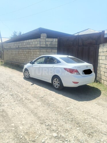 Hyundai Accent-3
