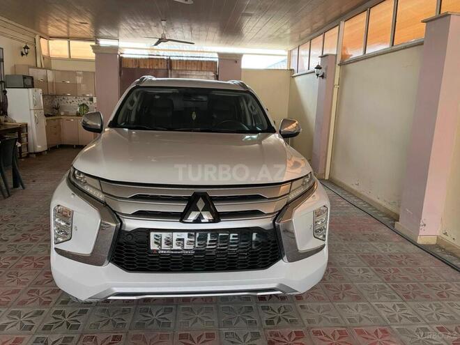 Mitsubishi Pajero Sport-1