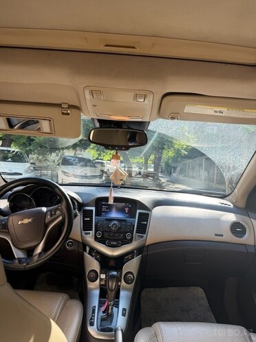 Chevrolet Cruze-11