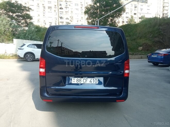 Mercedes Metris-10