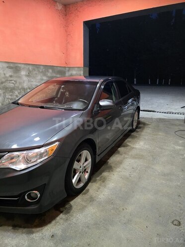 Toyota Camry-5