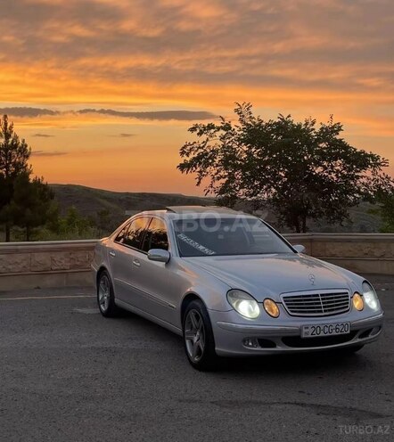Mercedes E 240-1