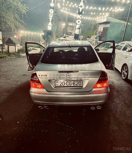 Mercedes E 240-3