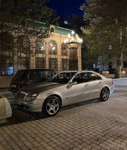 Mercedes E 240-6