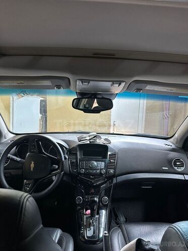 Chevrolet Cruze-12