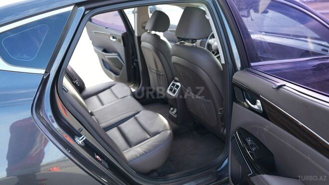Kia K7-3