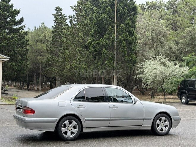Mercedes E 240-9