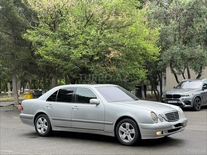 Mercedes E 240-7