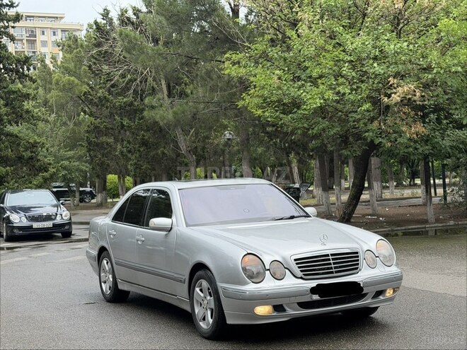 Mercedes E 240-5