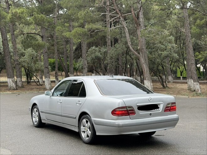 Mercedes E 240-10