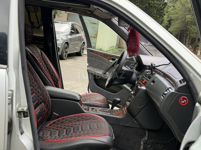 Mercedes E 240-15
