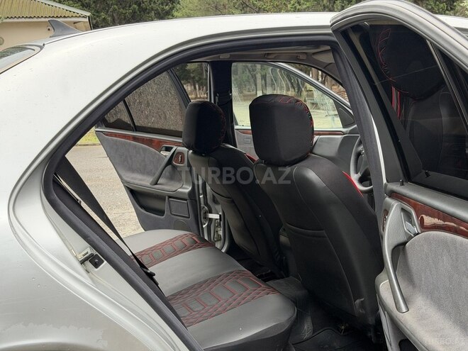 Mercedes E 240-14